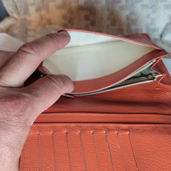 Chanel Red Quilted Leather Crossbody Wallet. Comes With COA! - Picture 6 of 16